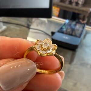 18K Yellow Gold with 0.50 Diamond  Elegant Flower Ring - Size 5